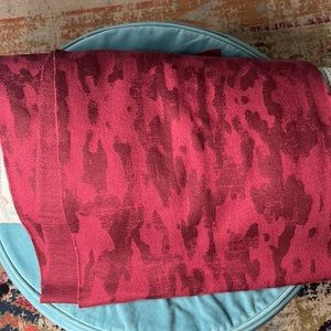 Cashmere NWOT Lululemon Scarf Mulled Wine
